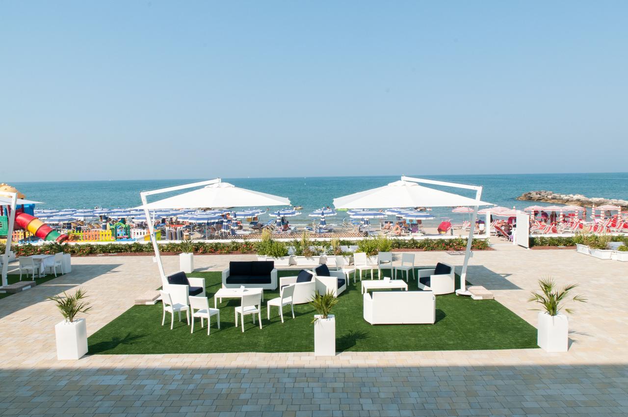 Lungomare Relax Residence Misano Adriatico Buitenkant foto