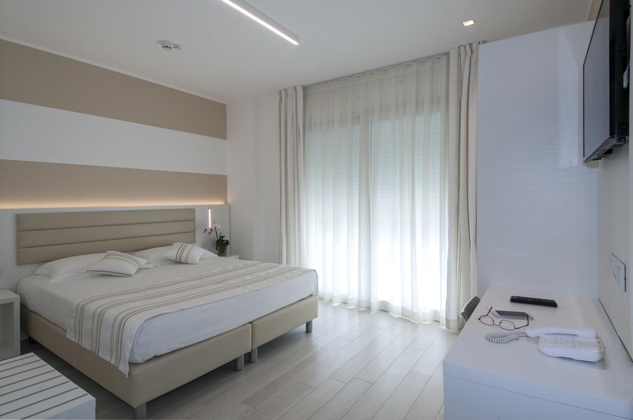 Lungomare Relax Residence Misano Adriatico Buitenkant foto